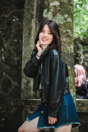 皮衣牛仔短款美女写真图片